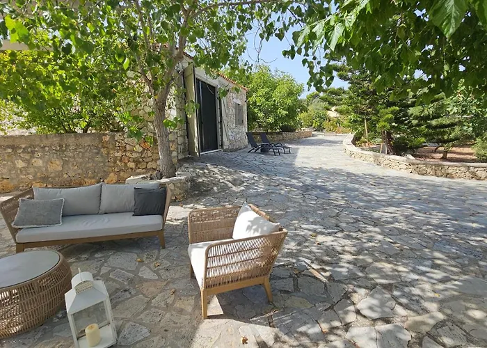 Vakantiehuis Ploes Luxury Pesádha