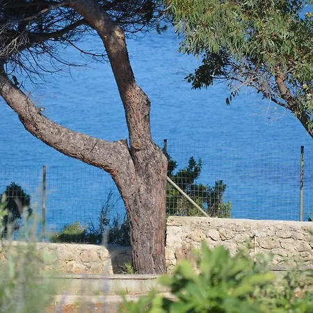 Ploes Luxury Holiday home Pesadha