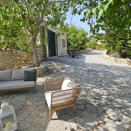 Holiday home Ploes Luxury Pesadha