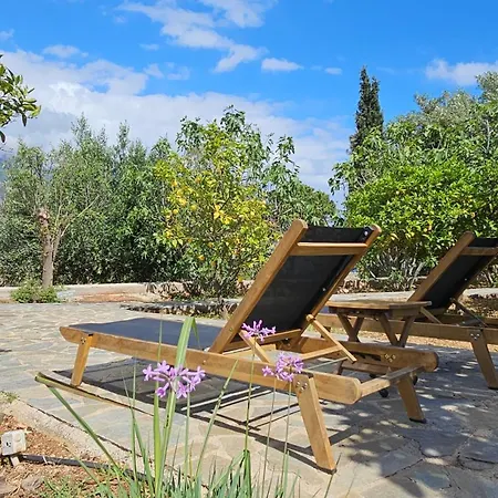 Ploes Luxury Ferienhaus Pesádha