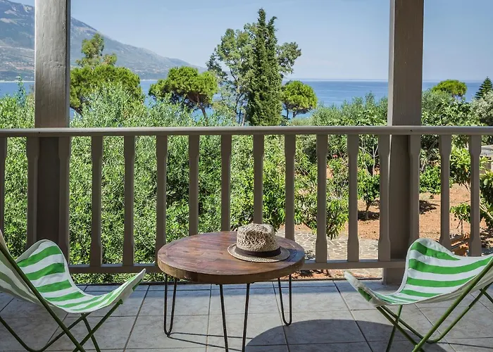 Ploes Luxury Ferienhaus Pesádha