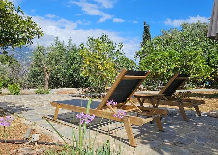 Ploes Luxury Ferienhaus Pesádha