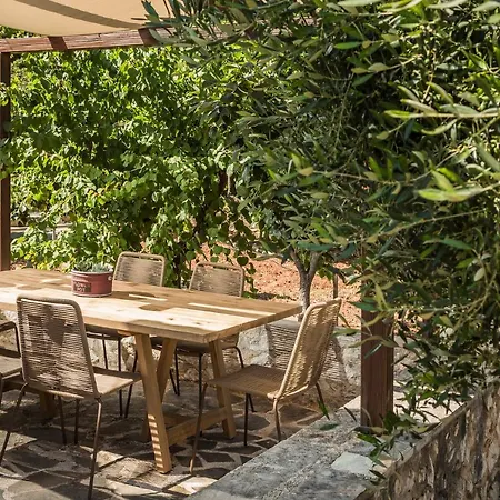 Ploes Luxury בית נופש