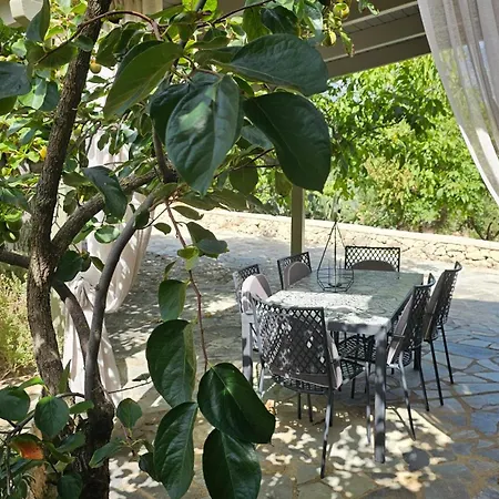 בית נופש Ploes Luxury Pesádha
